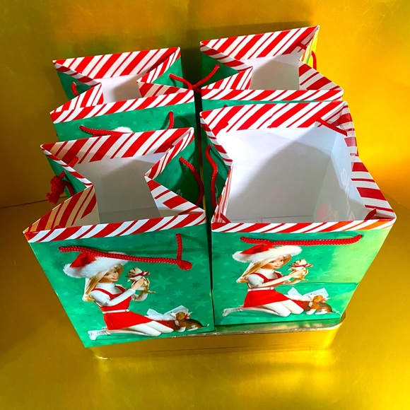 BARBIE VTG 1997 HALLMARK CHRISTMAS GIFT BAGS SET OF 4 BARBIE w/KITTEN & PUPPY - Picture 4 of 11